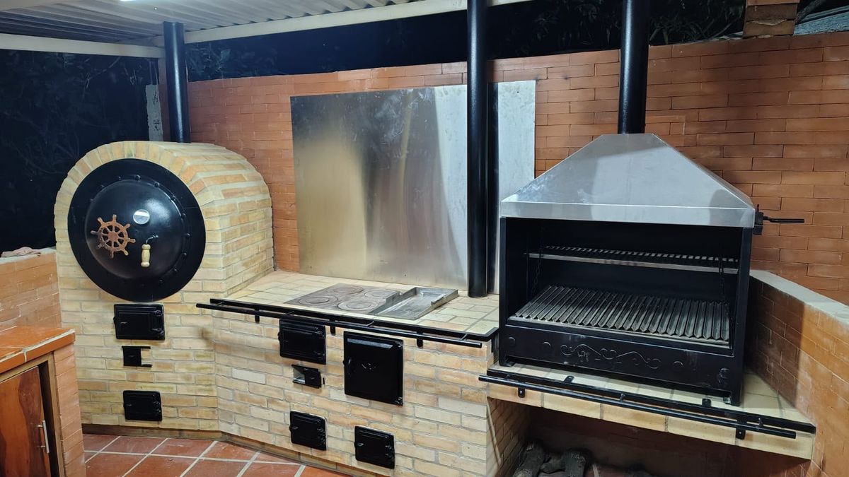 BBQ con estufa de leña